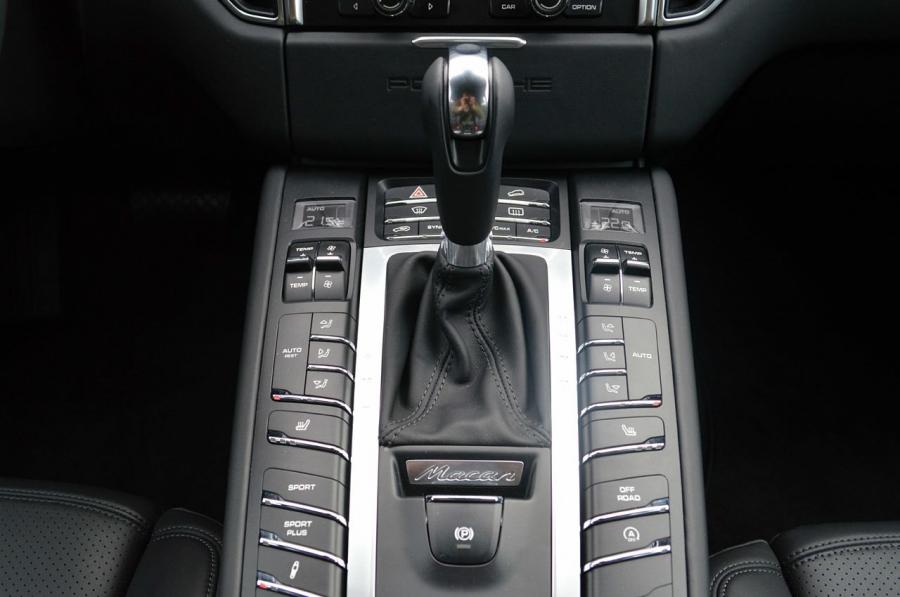  Porsche Macan Turbo 2015 года  (фото 33 из 84)